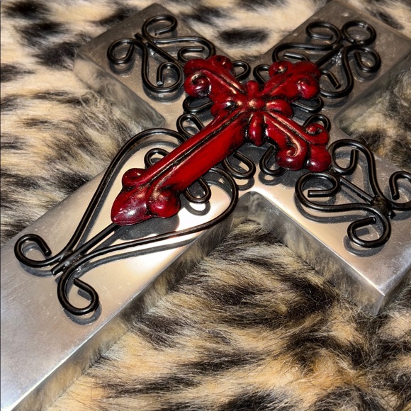 🆕Beautiful Heavy Silver Metal Scroll And Red Center Cross, OS - Picture 2 of 8